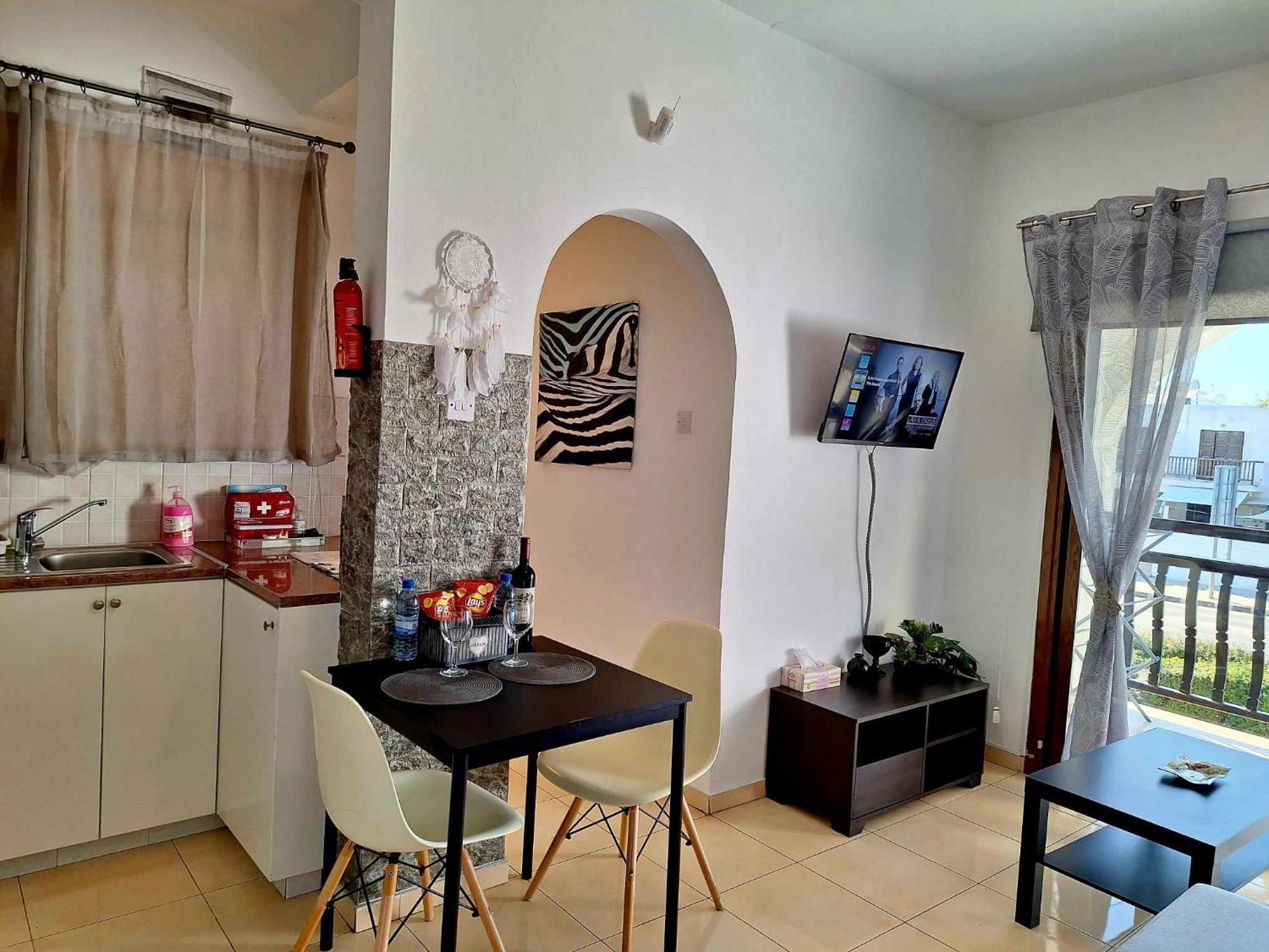 Kato Paphos Apt 400M To The Beach Экстерьер фото